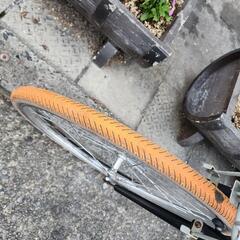 クロスバイク　２６インチ　６変速　雨カバー　カゴ　付き　黒　配達可能