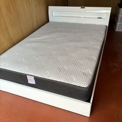 収納付きダブルベッド - ダブルベッド 