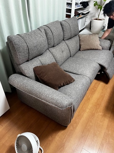【完売御礼】 ニトリ電動3人掛けソファー
