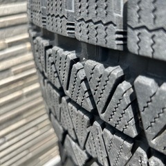 最終価格！実走行2000キロ倉庫保管ハイラックススタッドレスセット