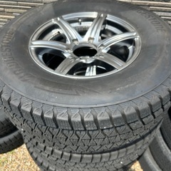 最終価格！実走行2000キロ倉庫保管ハイラックススタッドレスセット