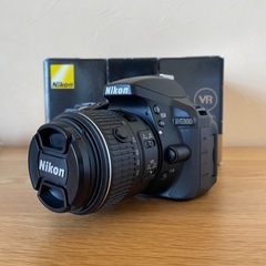 Nikon D5300 一眼レフ レンズキット 三脚付き