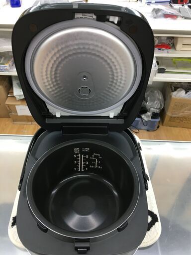 ☆ジモティ割あり☆ Panasonic パナソニック 炊飯器 SR-FE101 5合炊き 22年