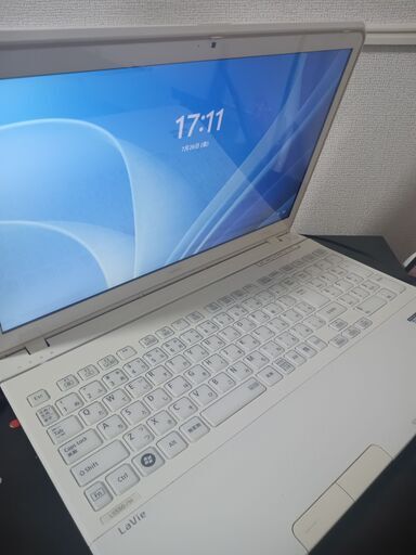 NEC白　Core i5搭載 高速SSD240G　メモリ大容量8G　テンキー　大画面15.6インチ　 　カメラ内蔵　   Wifi対応
