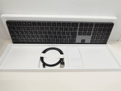 【美品】Apple Magic Keyboard/テンキー付き/A1843〈MRMH2J/A〉