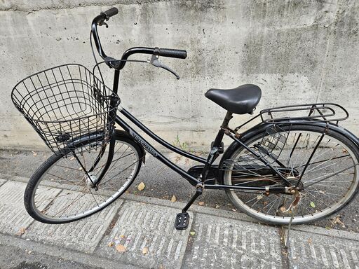 【リサイクルショップどりーむ鹿大前店】No.1542　26インチ自転車　シティサイクル　ブラック　LEDオートライト　チェーンフルカバー　※ペダル左右ともに固いです(´;ω;｀)