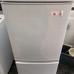 ☆中古￥13,800！SHARP　137㍑2ドア冷蔵庫　家電　SJ-D14E-W型　2019年製　幅48㎝ｘ奥行59㎝ｘ高さ113㎝　【BG174】