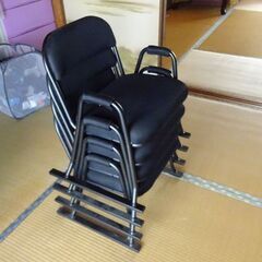 ◆法事の時に使う肘付き特価椅子（4個組）➡ベッピンさん中のベッピンさん