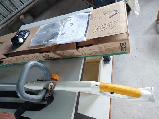 【お取引き中】RYOBI電動草刈機18vバッテリー替刃4枚付き
