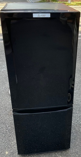 【RKGRE-369】特価！三菱/146L 2ドア冷凍冷蔵庫/ MR-P15C-B/中古品/2018年製/当社より近隣無料配達！