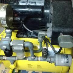 （K_Kさんとお話し中）エアーコンプレッサー