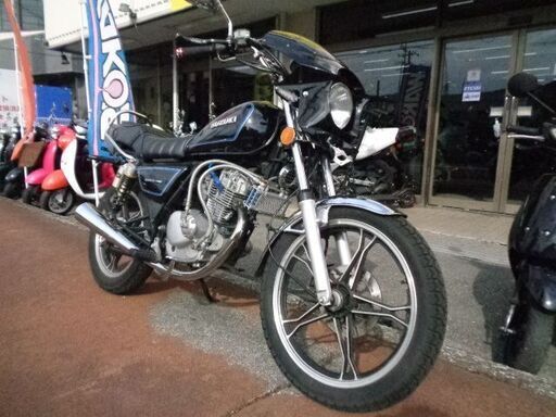 NO.5082　ＧＮ１２５Ｈ　空冷４サイクル単気筒エンジン　ギヤポジションインジケーター　オイルクーラー付き　ビキニカウル付き　ブラック　☆彡