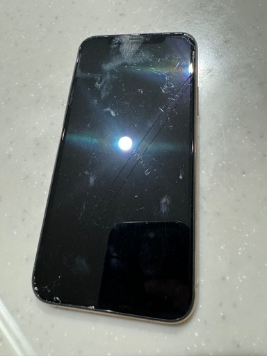 問い合わせ殺到中！iPhone11Pro ゴールド