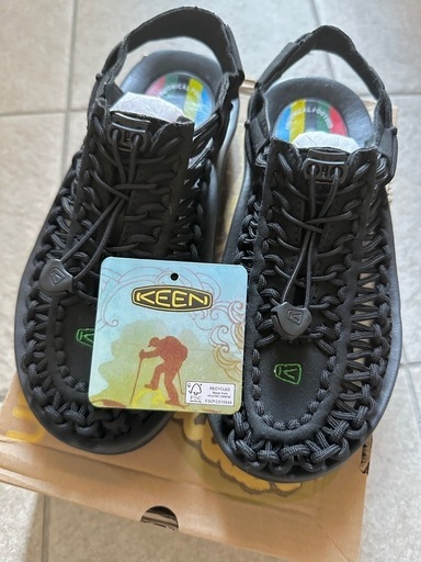 ★値下げ新品　keen キーン ユニーク★