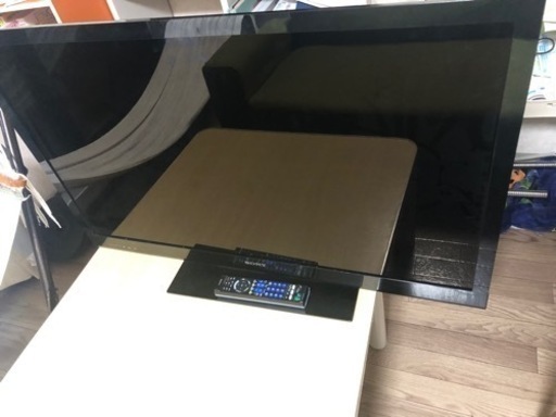 家電 40型液晶テレビ
