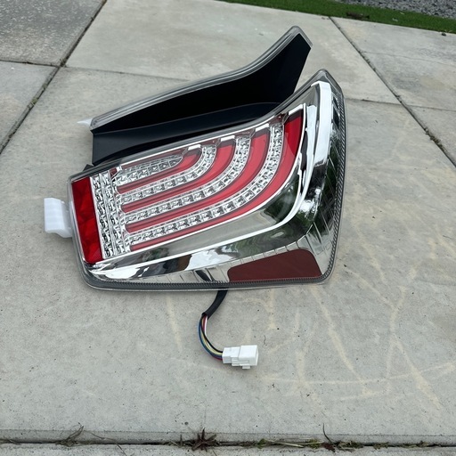 30系 プリウス LEDテール US 後期ルック ブレーキ全灯 サイドマーカー