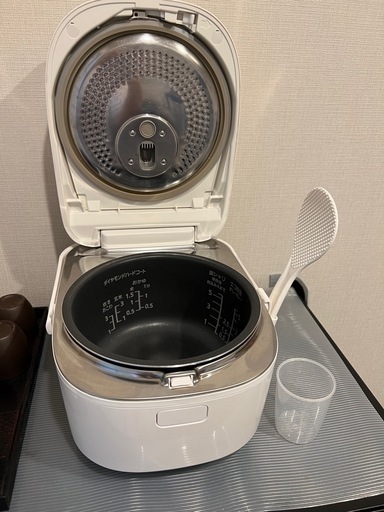 パナソニックスマート炊飯器 SR-UNX101-W + 無料プレゼント. Panasonic SR-UNX101-W Rice Cooker, Odori Cooker, 2-in-1, 5.5 Cups, Induction Type, Mic-Spec, Recipe Added, White + Free presents