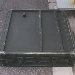 米軍使用の金属製ボックス