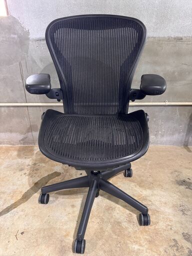 ハーマンミラー アーロンチェア Bサイズ黒第三 Herman Miller Aeron