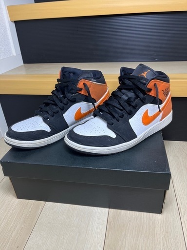 取引中　　AIR JORDAN 1 MID27.5cm