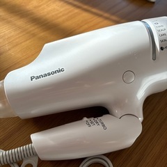 【中古美品】パナソニック ドライヤー EH-NA9E