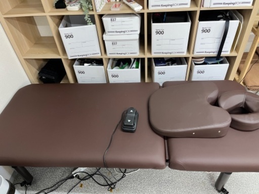 電動昇降式マッサージベッド