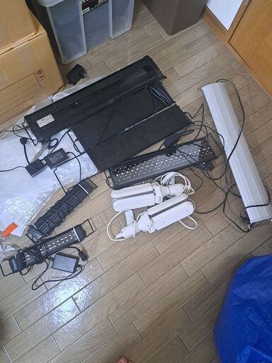 水槽、植物育成用LEDライト　複数