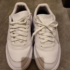 定価：12,000円 PUMA レディース スニーカー 超美品