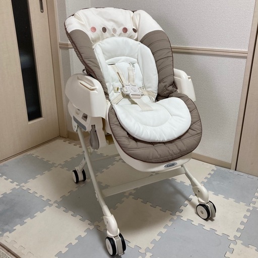 お渡し確定！コンビ電動ゆらゆらハイローチェア美品！