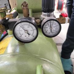 ナカトミ　エアコンプレッサー