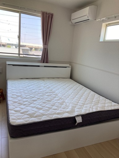 【！美品！】クイーンベッド、マットレス付き！
