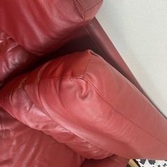 純革赤色2.5人掛けソファー