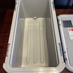 クーラーボックス　シマノ　スペーザ　キャスター
