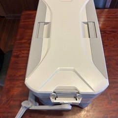 クーラーボックス　シマノ　スペーザ　キャスター
