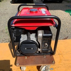 美品　ガソリン発電機100V