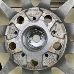 No.209中古スタッドレスタイヤ215/65R16 980