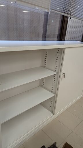 書庫　鍵付きロッカー　書類棚　オフィス用