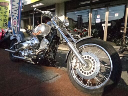 NO.5089 ドラックスター４００ 　水冷４サイクルＶツインエンジン　マルボロマンカラー　スラッシュカットマフラー☆彡