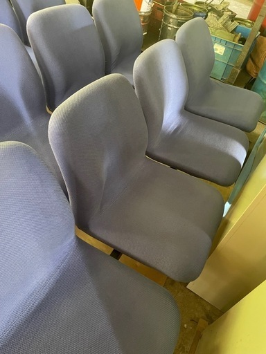 内田洋行　ロビーチェア　4連 肘なしタイプ　布張りUT-60 中古品① 【直接引き取り大歓迎】