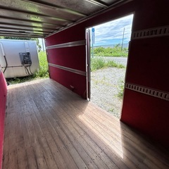 G10. 【格安】横扉付 4トンパネルコンテナ 幅226cm長さ635cm高さ