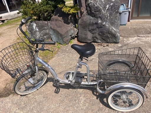 三輪電動自転車\n