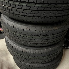 ハイエースホイールタイヤ4本セット   