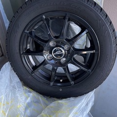 軽自動車用　2023年製造　国産スタッドレスタイヤセット　タイヤラック付き