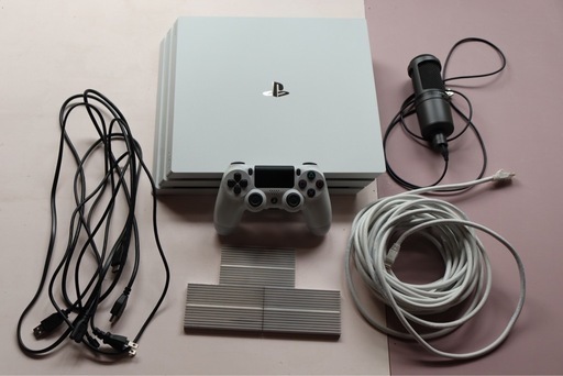 マイク付き　放熱フィン付き　LANケーブル付きでお得です。初期化済みCUH 7200b PS4 PRO 1TB HDDプレイステーション4