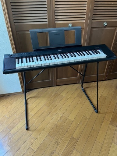 やま　ヤマハ (ピアジェーロ) NP-12B 　椅子・スタンド·付き Amazon | YAMAHA NP-12B(ブラック) ポータブルキーボード スタンド