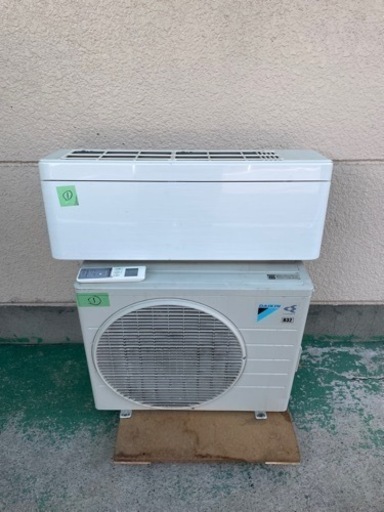 【美品】ダイキン製　エアコン　2018年製　2.2ｋｗサイズ　6畳～8畳用　ホワイト