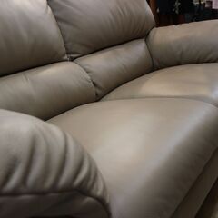 【川崎市宮前区リサイクルオフ】　PIQUATTRO　レザー2P　ソファ　イタリアメイド