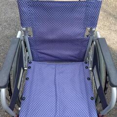 【和泉市】車椅子 カワムラサイクル ふわりすシリーズ KFP22-40SB 軽量 多機能 介護用品