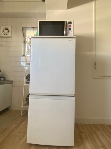 冷蔵庫、洗濯機と電子レンジのセット