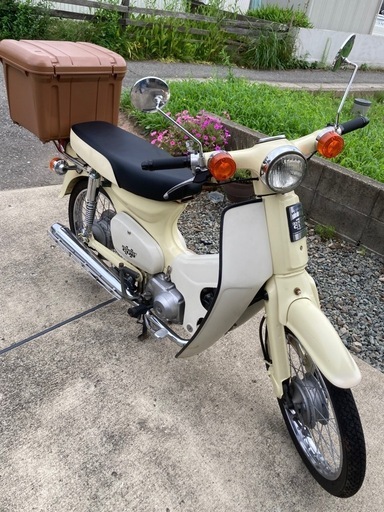 HONDA スーパーカブ  AA01 女性にもピッタリなベージュ